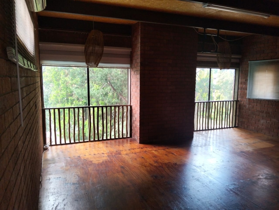 4 Bedroom Property for Sale in Pellissier Free State